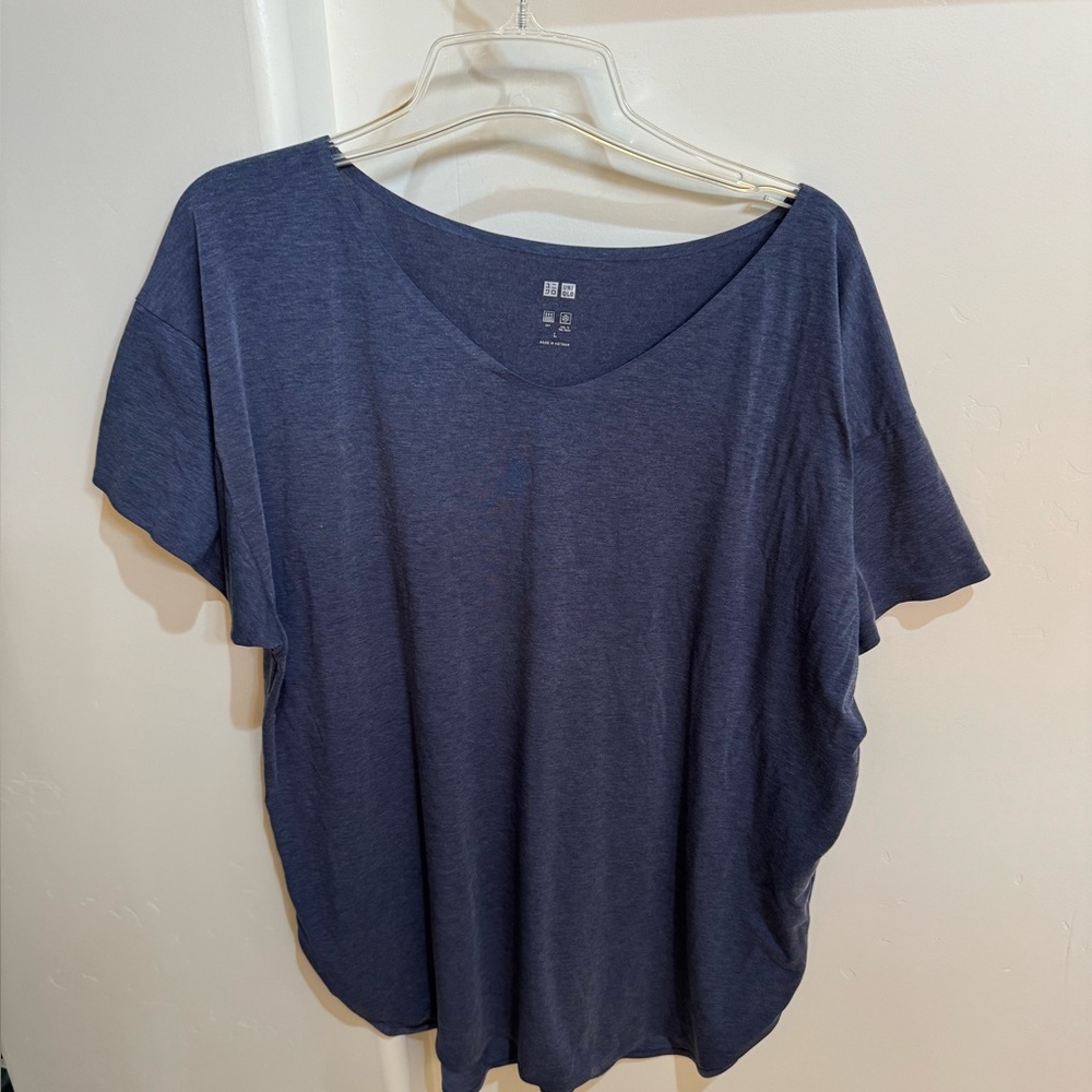 Uniqlo Women's Navy Short Sleeve Tee